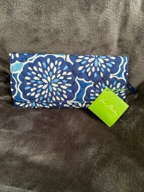 NWT Vera Bradley | Trifold Wallet with zipper | Petal Splash | Retired Print